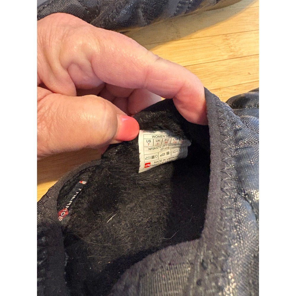 The North Face ThermoBall Traction Mule IV Black Shiny Slippers NF0A32YZ Size 7 - Picture 7 of 8